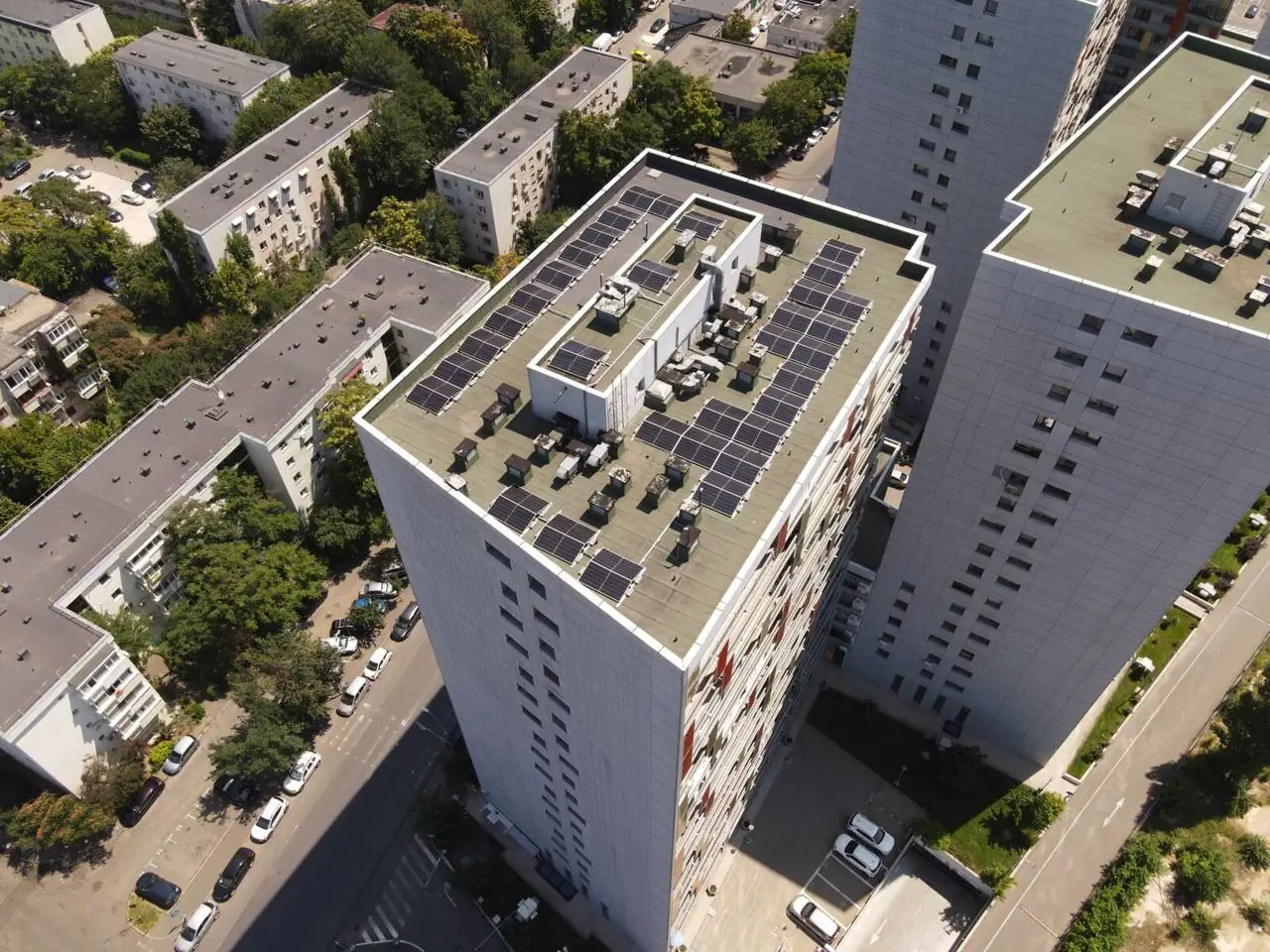 Bloc, 80 kWp – fotografia 1