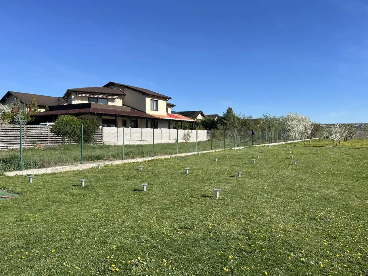 Sistem 20 kWp, montaj la sol – fotografia 1